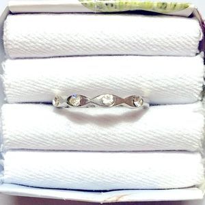 Silver Tone Ring Clear Rhinestones Simulated Diamonds Costume Jewelry Size 8
